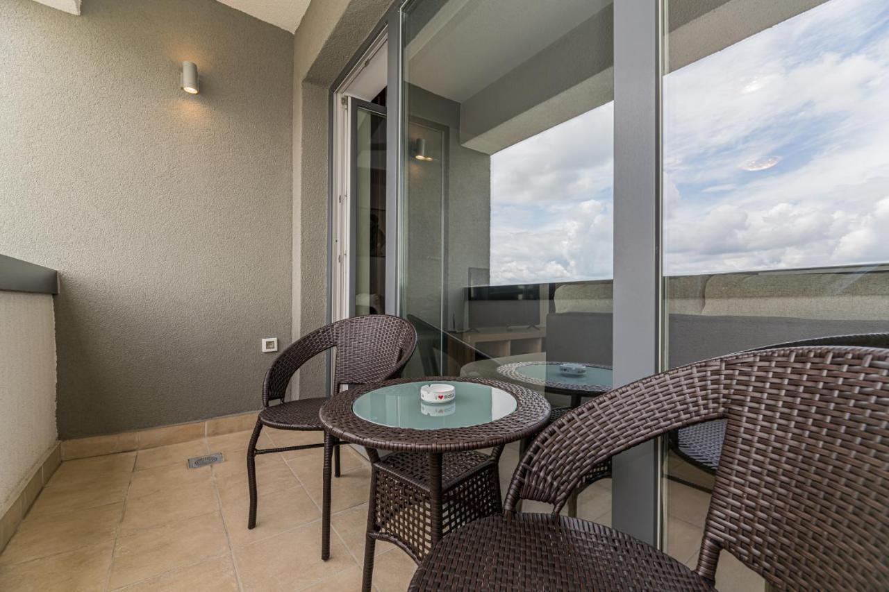 Coresi Modern Apartment Brașov Exterior foto